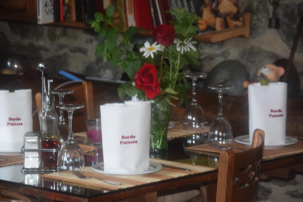 Casa Rural Restaurant Borda Patxeta Canillo Esterno foto